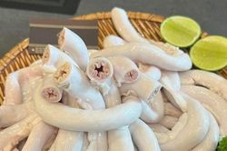 Thực hư thông tin lòng lợn ít cholesterol hơn móng giò