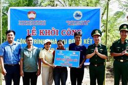 Xây dựng 3 căn nhà đại đoàn kết cho hộ nghèo ở xã biên giới Buôn Đôn
