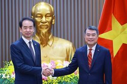 Thủ tướng Lê Minh Hưng tiếp Đại sứ Trung Quốc Hà Vĩ