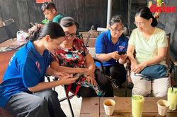 Bình dân học vụ số tạo nền móng công dân số từ mỗi thôn xóm