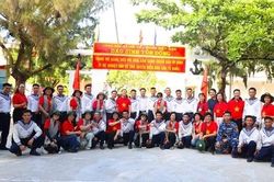 Sự cống hiến của y bác sĩ là nguồn nội lực mạnh mẽ để phát triển hệ thống y tế biển đảo