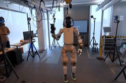 Startup huấn luyện robot bằng bộ não AI