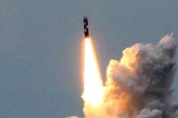 Tên lửa Bulava tầm bắn 9.000km, công nghệ MIRV 10 đầu đạn, khiến mọi hệ thống phòng thủ bất lực