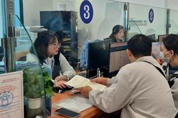 Bộ Nội vụ nói về việc cộng thời gian làm hợp đồng để xét tiếp nhận viên chức