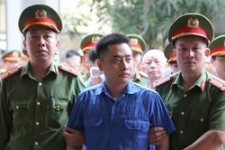 Clip Bùi Đình Khánh và đồng phạm hầu tòa