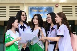 Học sinh TPHCM đăng ký thi tốt nghiệp 'ngược' xu hướng cả nước