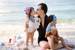 Diễn viên Phương Oanh đưa hai con đi biển, Quỳnh Nga nhận 'cơn mưa lời khen'