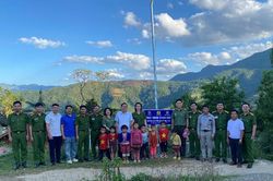 Chương trình tình nguyện 'Ấm tình biên giới'