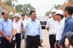 Áp lực tiến độ cao tốc: Đừng để 'tốc độ' làm mờ chất lượng và kỷ cương