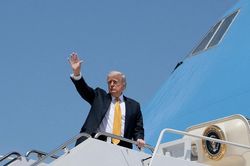 Ông Trump: Mỹ không cần Trung Quốc giúp đỡ để chấm dứt xung đột với Iran