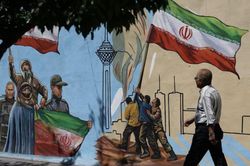 Iran: Mỹ phải chấp nhận kế hoạch hòa bình hoặc đối mặt 'thất bại'