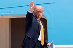Ông Trump: Ngăn Iran sở hữu vũ khí hạt nhân quan trọng hơn kinh tế Mỹ khó khăn