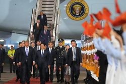 Chuyện bất ngờ của phái đoàn 'ngàn tỉ đô' theo ông Donald Trump đến Trung Quốc