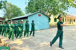 Giữ 'lửa' thao trường giữa cao điểm nắng nóng