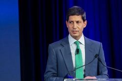 Thượng viện Mỹ phê chuẩn ông Kevin Warsh làm chủ tịch mới của Fed