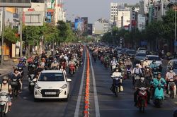 Ngỡ ngàng cảnh dòng xe 'băng băng' trên đường Cộng Hòa trước ngày đảo chiều