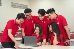 Trường công lập đầu tiên của Việt Nam đạt chứng nhận QS 5 sao