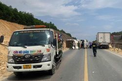 Xe tải đối đầu trên cao tốc Cam Lộ - La Sơn, hai người tử vong