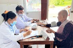 500 người cao tuổi xã Ô Lâm được khám sức khỏe, tầm soát bệnh