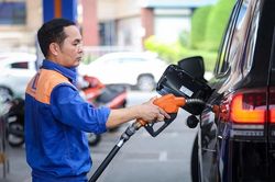 Giá xăng dầu đồng loạt giảm từ 15h ngày 14/5