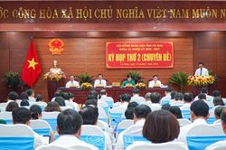 Thông qua nhiều nghị quyết tác động sâu rộng đến đời sống Nhân dân