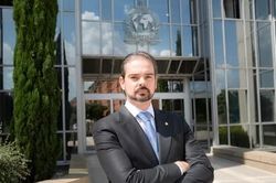 INTERPOL siết vòng vây với tội phạm dược phẩm trực tuyến