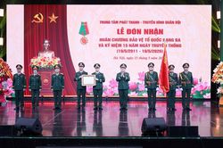 Trung tâm PT-TH Quân đội đón nhận Huân chương Bảo vệ Tổ quốc hạng Ba