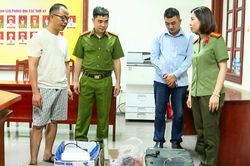 Triệt phá đường dây cho 'ra lò' hàng nghìn văn bằng, chứng chỉ giả
