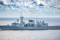 Hình ảnh chiến hạm Hải quân Canada thăm Đà Nẵng