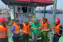 Bộ đội Biên phòng TP.HCM đẩy mạnh tuyên truyền pháp luật cho ngư dân
