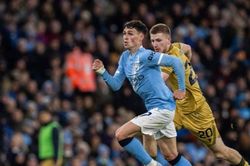 Manchester City và thực tế nghiệt ngã: Khi kẻ thống trị không còn quyền tự quyết