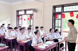 Đồng hành với học sinh vượt mùa thi