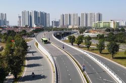 Kiểm soát phát thải giao thông - bước đi tất yếu của Hà Nội xanh