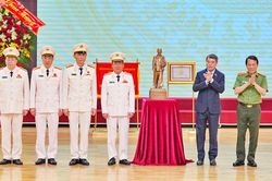 Công an Hải Phòng đón nhận Danh hiệu Anh hùng Lực lượng vũ trang Nhân dân