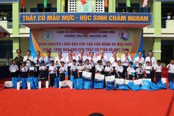 'Hành trình tri ân' mang yêu thương đến với trẻ em có hoàn cảnh đặc biệt, khó khăn