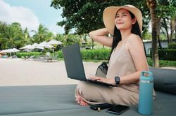4 cách vệ sinh bình giữ nhiệt sạch tận đáy