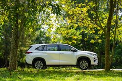 Loạt xe hybrid được người Việt chọn mua nhiều nhất tháng 4