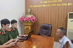 Bắt giam 'yêu râu xanh' 60 tuổi xâm hại cháu bé 6 tuổi