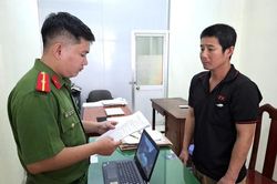 Khởi tố Huỳnh Văn Hoài vì trộm 2 đôi giày rồi mang về nhà cất giấu