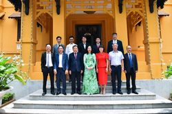 Phát huy vai trò kiều bào gắn kết cộng đồng người Việt