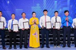 Nghệ An biểu dương điển hình tiên tiến học tập và làm theo phong cách, đạo đức Hồ Chí Minh