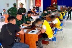 Công an TPHCM tiếp nhận 18 công dân trẻ bị trục xuất