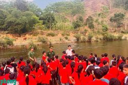 Bảo vệ sự an toàn cho học sinh vùng biên trước nguy cơ tai nạn trong mùa Hè