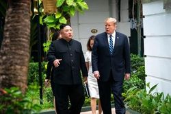 Tổng thống Trump khẳng định quan hệ với ông Kim Jong Un 'vẫn tốt đẹp'