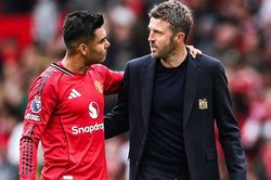 MU ký 5 'bom tấn' tặng quà cho Michael Carrick