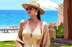 Diễn viên Lã Thanh Huyền khoe dáng sexy sau thời gian ở ẩn