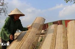 Nghề làm bánh ram Hà Tĩnh - gìn giữ hương vị quê từ hạt gạo