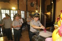 Thi hành án dân sự tỉnh Thanh Hóa dâng hương, báo công Chủ tịch Hồ Chí Minh