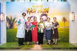 Bà Tuyết ra MV đầu tay ở tuổi U60: 'Tuổi tác không giới hạn giấc mơ'