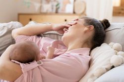 Trầm cảm sau sinh: Dấu hiệu nguy hiểm cần phát hiện sớm để bảo vệ sức khỏe và hạnh phúc gia đình